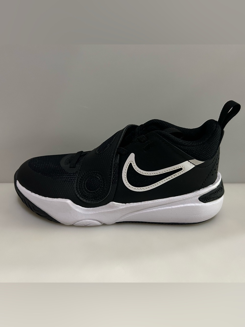 New Nike Youth Team Hustle D 11 Black Basketball Shoes - Size 2 / EU33.5 NIB